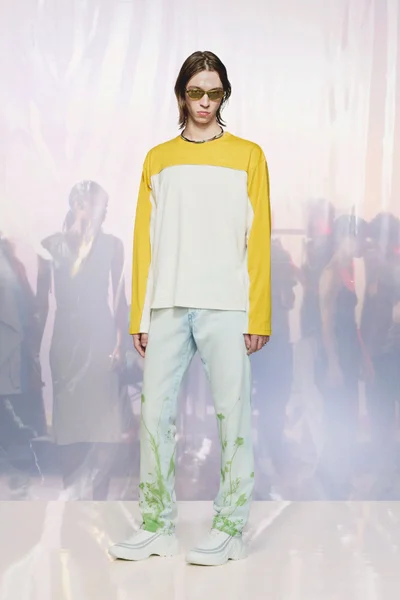 Look 30